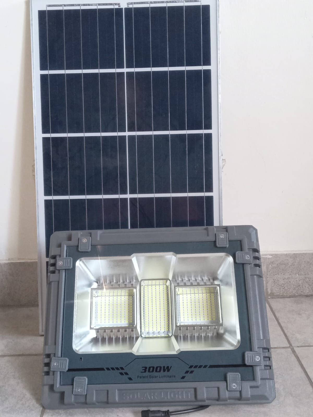 STL-101A1 60W Solar flood light (AW RGB Rhythm)